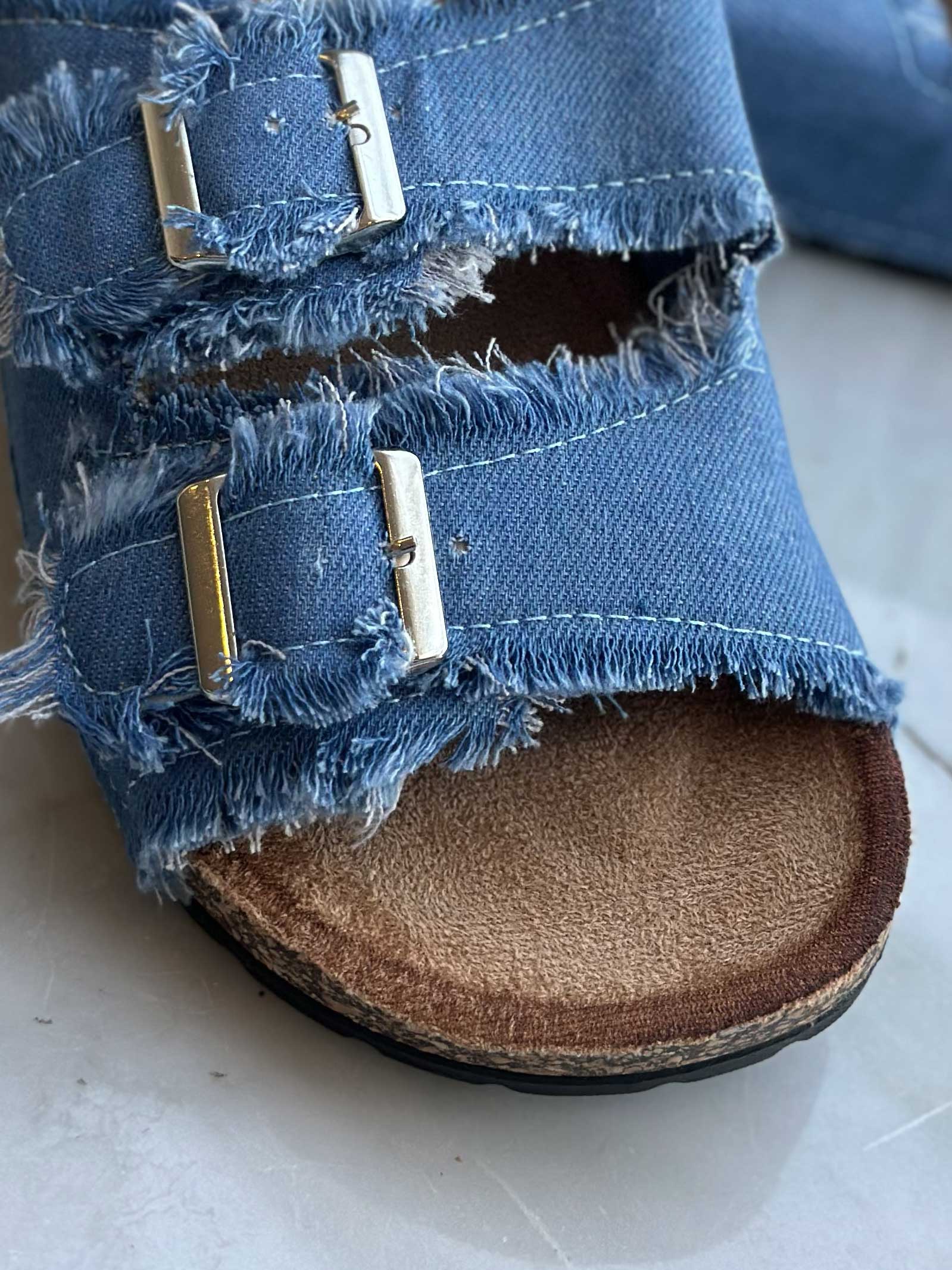 Drea - Söta sandaler i denim med spännen